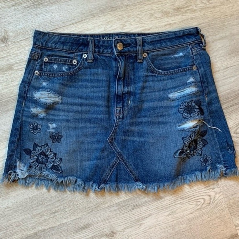American Eagle Denim Distressed Skirt, Size 8